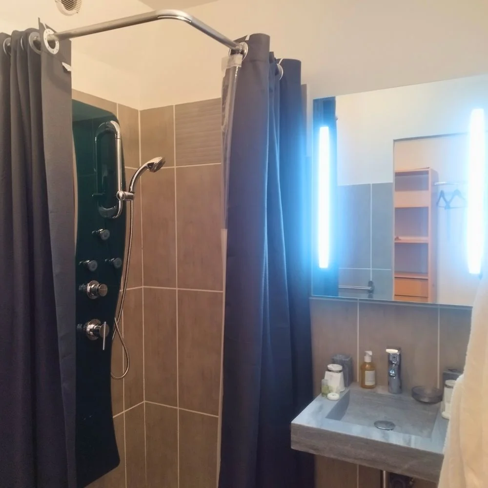 Salle de bain Villa Fiora Martigues Salle de bain Villa Fiora Martigues